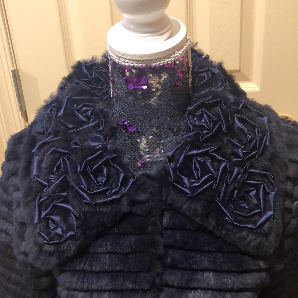 Coat - Picture 3 of 10